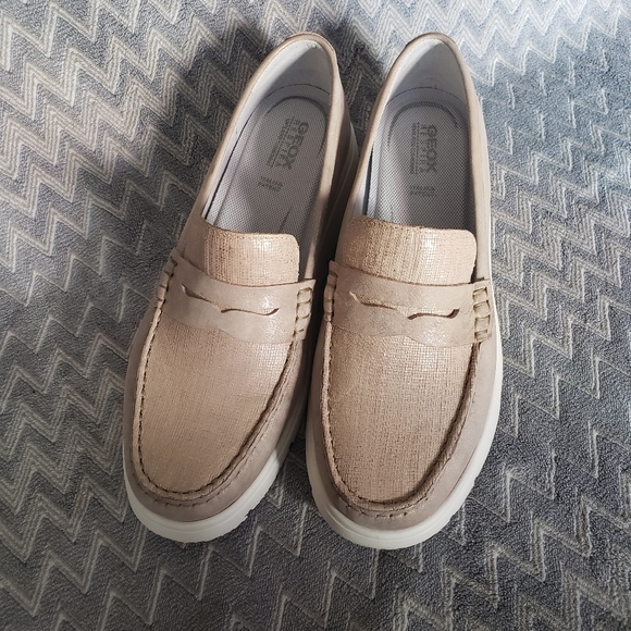 Geox gold loafers - Picture 2 of 9